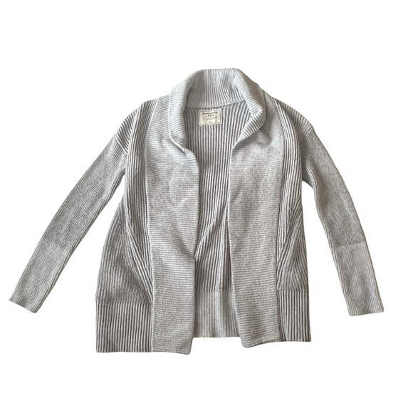 Abercrombie & Fitch Sweaters - Abercrombie & Fitch Women's Size XS Gray Sweater Cardigan Pockets Long Sleeve